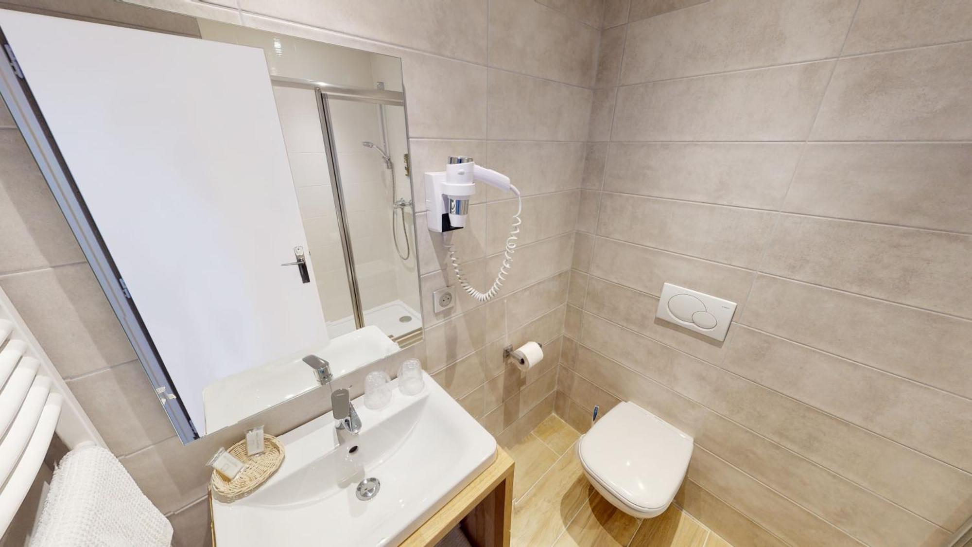Logis Auberge Saint Simond إيكس ليه با المظهر الخارجي الصورة